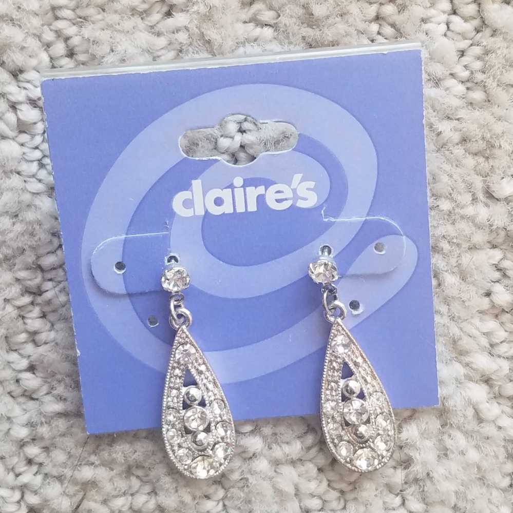 NWT Claire's Dangle Earrings